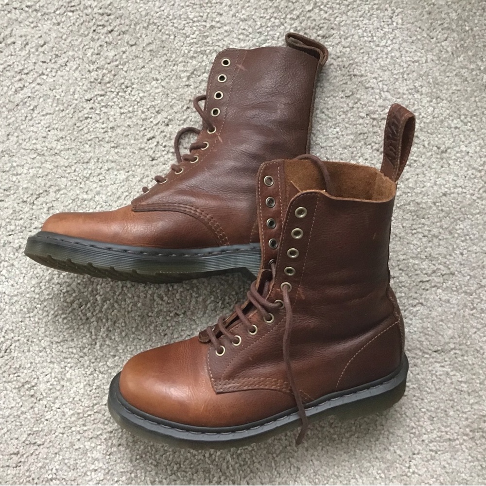 Dr. Martens 23155 10-eye Boots